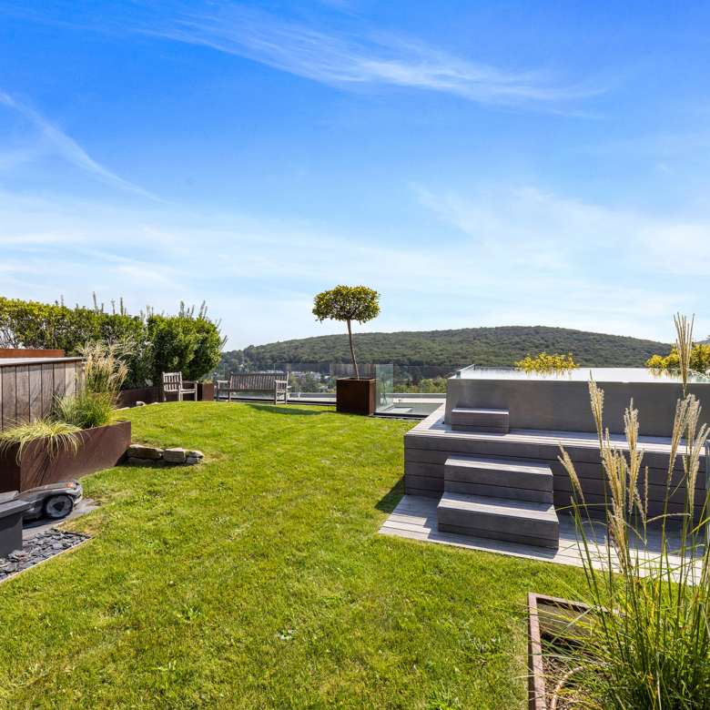 Dachgarten mit Pool