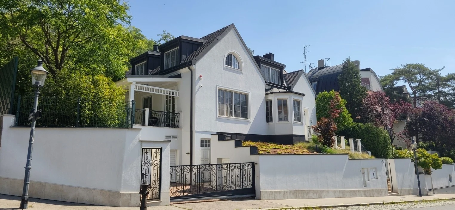 Hausansicht weit Hausansicht weit