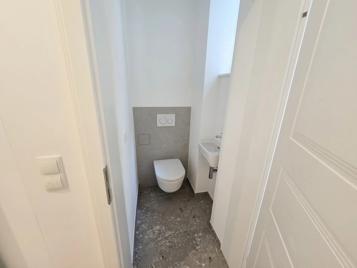 WC WC